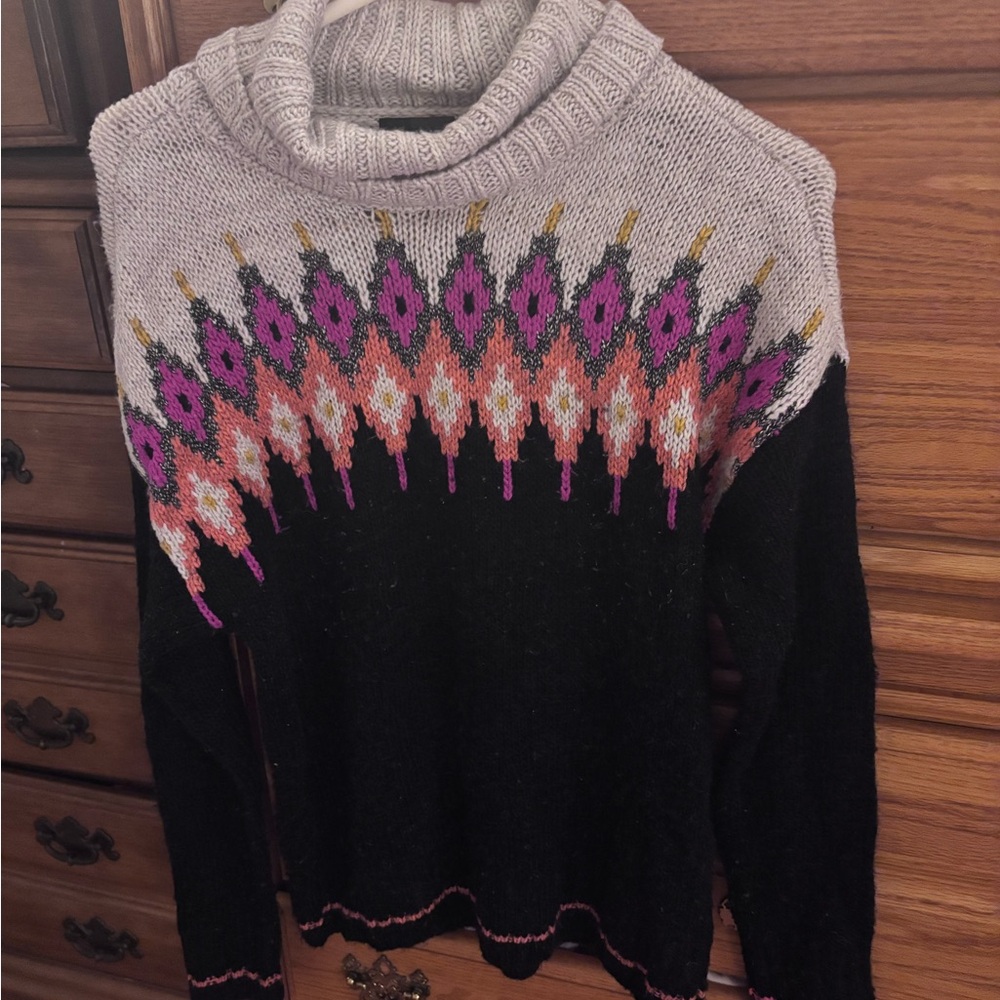 The Limited Black and Pink Patterned Turtleneck Sweater